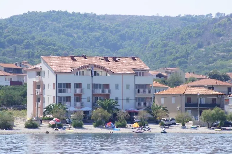 Vila Slatine - Beach Apartments Croatia